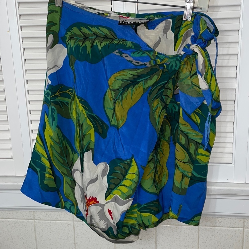 Ellen Tracy fabulous 2 piece shirt and SKORT 2 two piece set floral blue resort - Picture 4 of 6